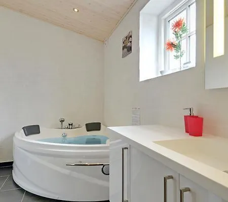 Сasa de vacaciones Five-bedroom Holiday In Blavand 25